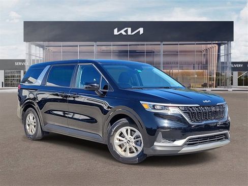 Certified 2024 Kia Carnival LX image 1