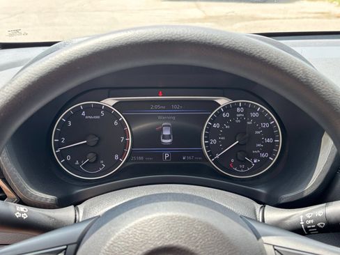 Used 2025 Nissan Sentra SV FWD image 33
