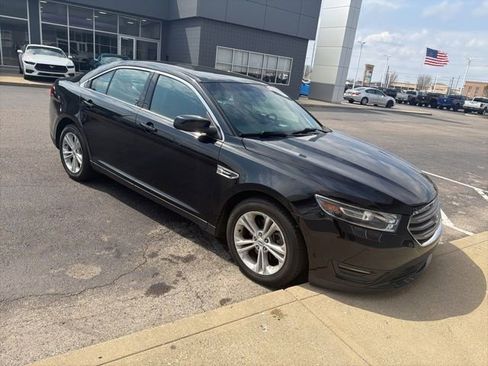 Used 2016 Ford Taurus SEL image 3