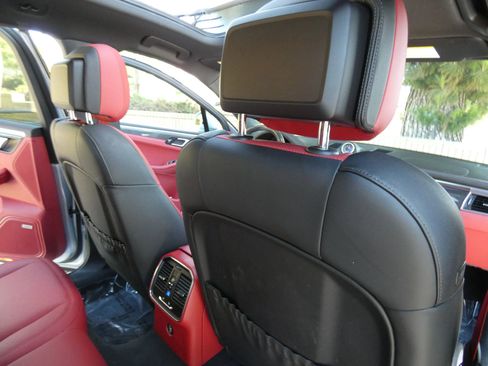 Used 2017 Porsche Macan GTS image 39