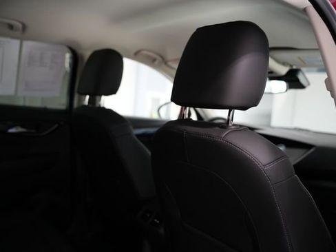 Used 2023 Buick Envision Essence image 19