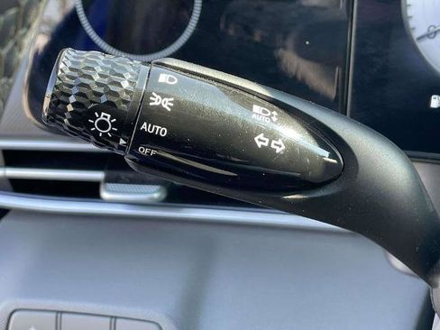 Used 2025 Hyundai Elantra SEL image 21