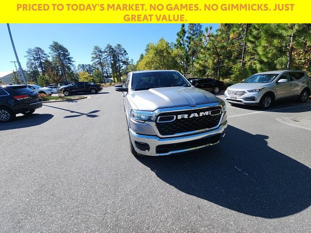 Used 2025 RAM 1500 Big Horn AWD/4WD image 4