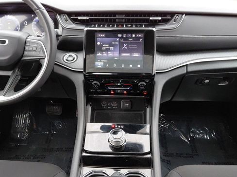 Used 2023 Jeep Grand Cherokee Laredo w/ Luxury Tech Group I image 58