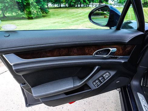 Used 2016 Porsche Panamera Edition image 37