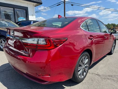Used 2016 Lexus ES 300h w/ Luxury Package w/Wood Trim image 3