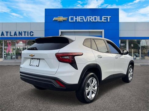 Certified 2024 Chevrolet Trax LS image 6