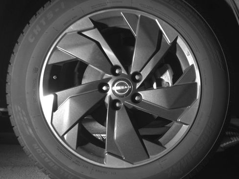 Used 2025 Nissan Rogue SV image 13