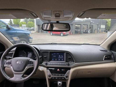Used 2018 Hyundai Elantra Value Edition FWD image 13