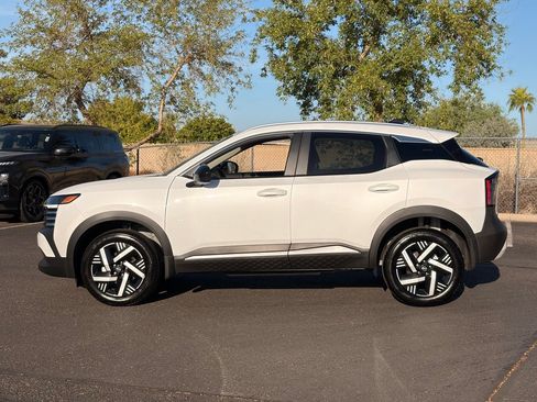 Used 2026 Nissan Kicks SV FWD image 3
