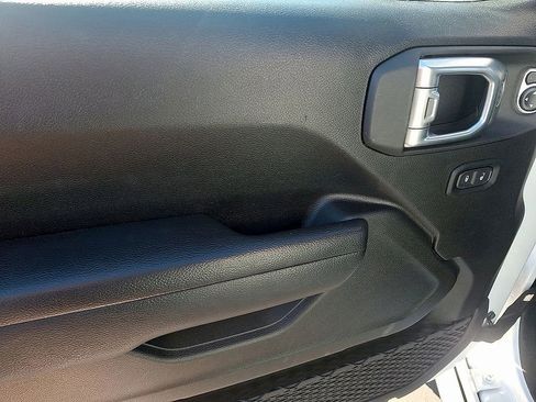 Used 2024 Jeep Gladiator Rubicon image 12