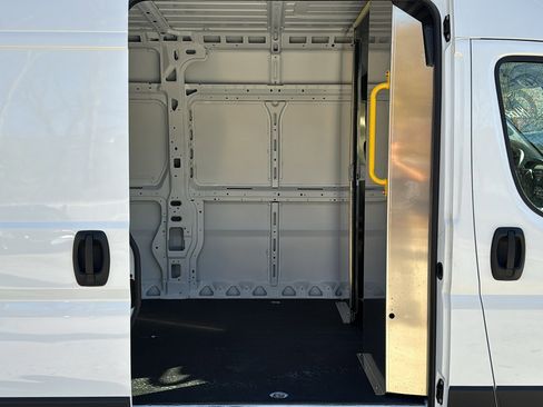 Used 2025 RAM ProMaster 2500 image 23