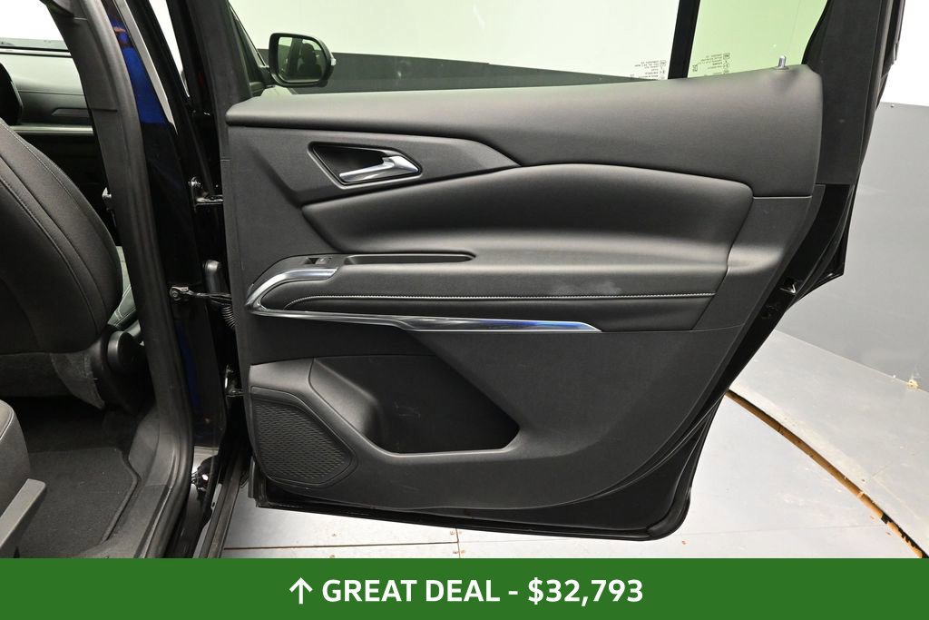 Used 2024 Chevrolet Traverse LT FWD image 20