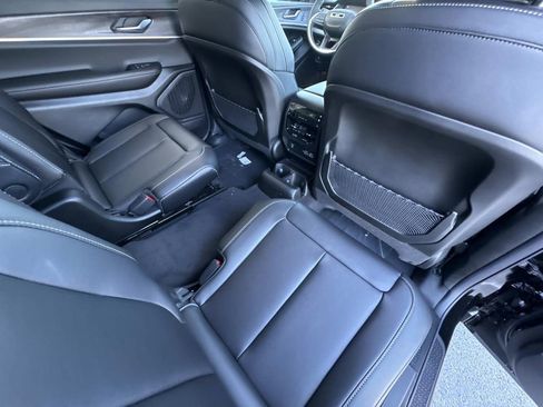 New 2025 Jeep Grand Cherokee L Limited w/ Black Appearance Package image 15