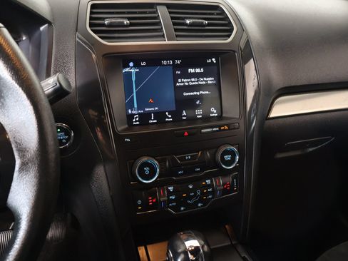 Used 2019 Ford Explorer XLT w/ Equipment Group 202A FWD image 9