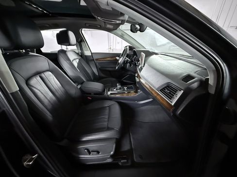 Used 2018 Audi Q5 2.0T Premium Plus w/ Premium Plus Package image 29