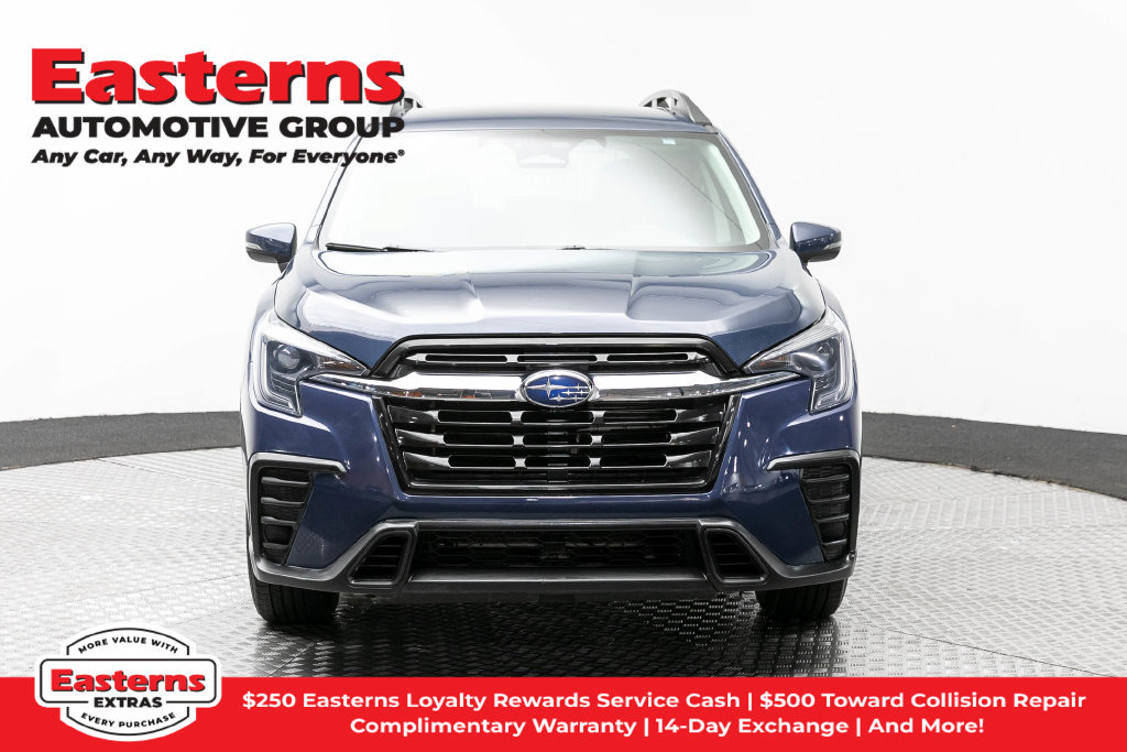 Used 2023 Subaru Ascent Premium AWD/4WD image 3