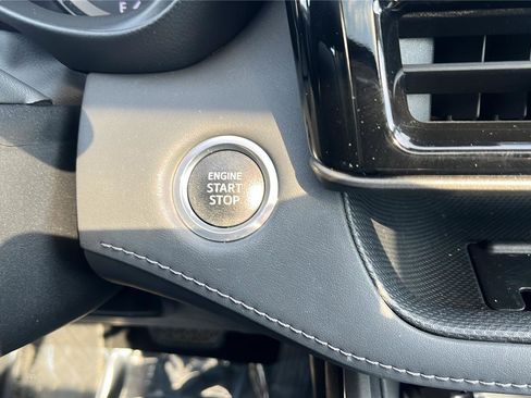 Used 2021 Toyota Highlander XLE image 14