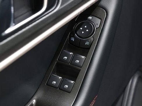 Used 2025 Ford Explorer ST-Line AWD/4WD image 19