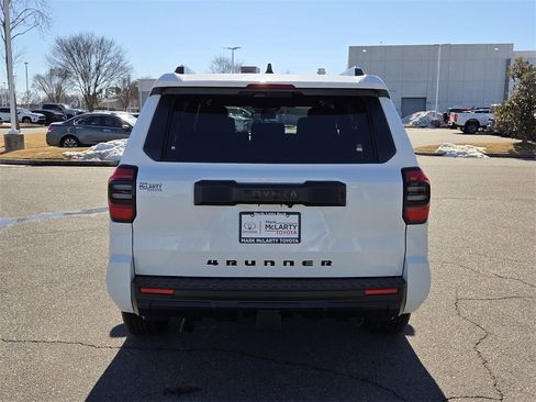 Used 2025 Toyota 4Runner SR5 image 10