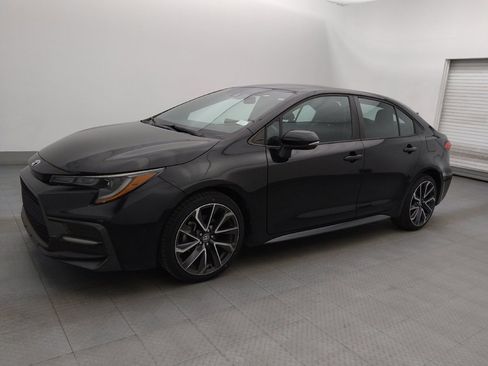 Used 2020 Toyota Corolla SE image 2