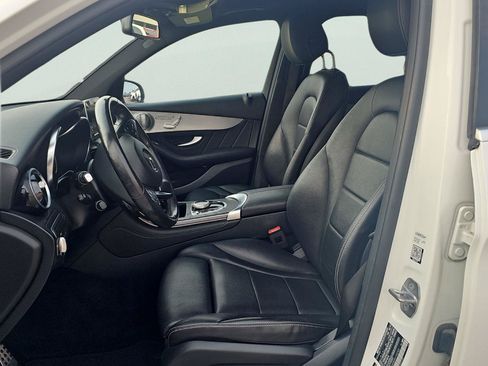 Used 2019 Mercedes-Benz GLC 300 4MATIC image 13