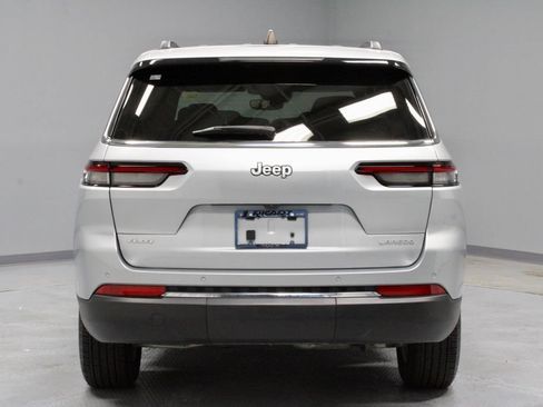 Used 2024 Jeep Grand Cherokee L Laredo AWD/4WD image 9
