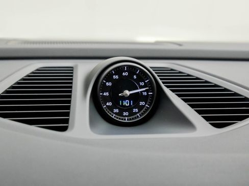 New 2025 Porsche Macan 4 Electric image 28