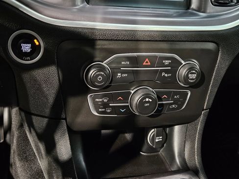 Used 2022 Dodge Charger SXT w/ Blacktop Package image 31