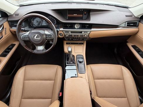 Used 2017 Lexus ES 350 w/ Premium Package FWD image 14