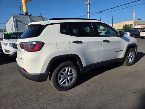 Used 2018 Jeep Compass Sport image 4