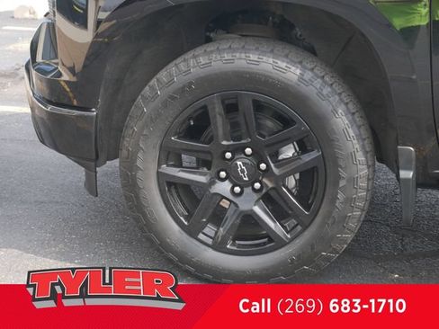Used 2022 Chevrolet Silverado 1500 RST w/ Z71 Off-Road Package AWD/4WD image 43
