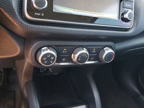 Used 2022 Nissan Kicks S FWD image 26