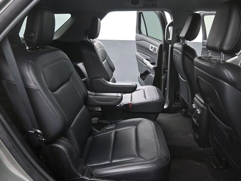 Certified 2020 Ford Explorer XLT w/ Equipment Group 202A image 10