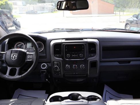 Used 2018 RAM 1500 Express AWD/4WD image 29