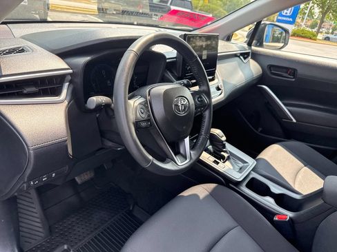 Used 2026 Toyota Corolla Cross LE AWD/4WD image 14