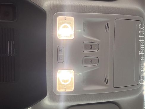 Used 2022 Ford Escape SE w/ SE Sport Appearance Package AWD/4WD image 16