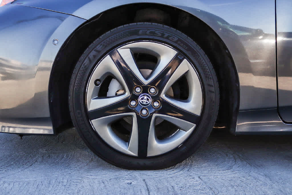 Used 2020 Toyota Prius Limited FWD image 11