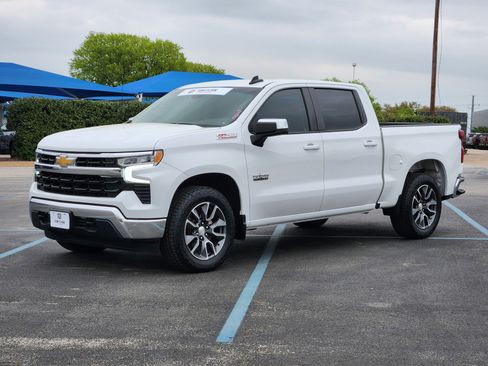 Used 2023 Chevrolet Silverado 1500 LT w/ Z71 Off-Road Package image 2