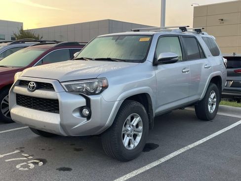 Used 2017 Toyota 4Runner SR5 Premium AWD/4WD image 2