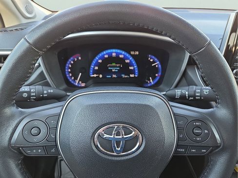 Used 2022 Toyota Corolla Cross XLE image 24