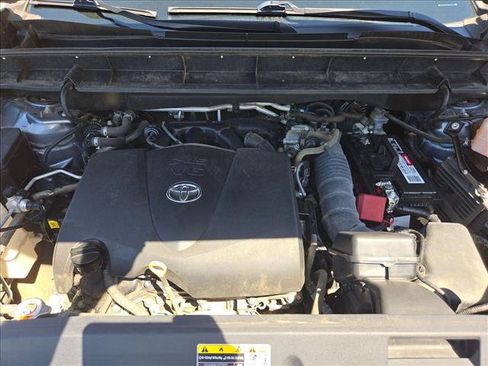 Used 2021 Toyota Highlander XLE FWD image 23