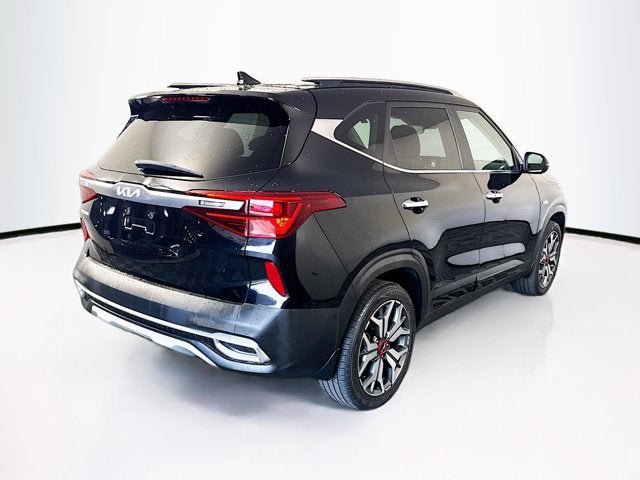 Certified 2023 Kia Seltos SX w/ SX Sunroof Package AWD/4WD image 5
