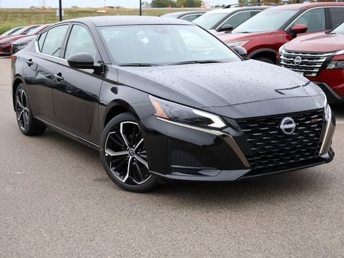 New 2025 Nissan Altima 2.5 SR image 2