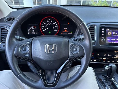 Used 2019 Honda HR-V Touring image 26