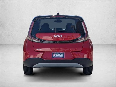 Used 2024 Kia Soul LX image 7