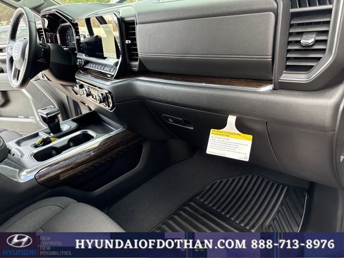 Used 2025 GMC Sierra 1500 Elevation image 15