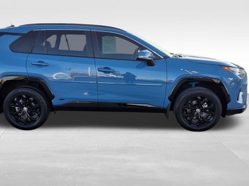 Used 2024 Toyota RAV4 SE image 8