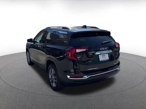 Used 2024 GMC Terrain SLT AWD/4WD image 9