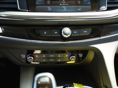 Used 2018 Buick Enclave Essence FWD image 25